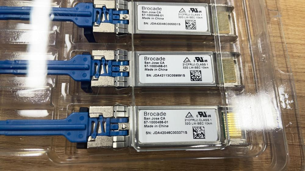 Brocade XBR-000439 32G FC LWL 10km SFP+ Transceiver Module (8-pack)